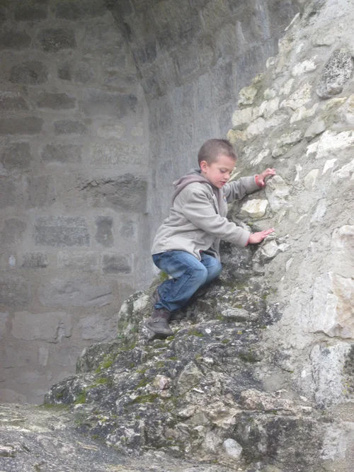 Enfant actif et confiant dans ses mouvements — après intégration réflexes archaïques, Brest