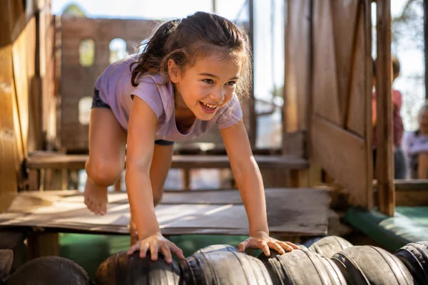 Enfant jeu libre motricité — développement postural et réflexes archaïques Brest